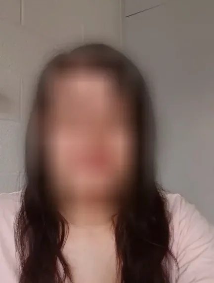 Angela, 33
