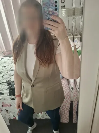 Anouk, 38
