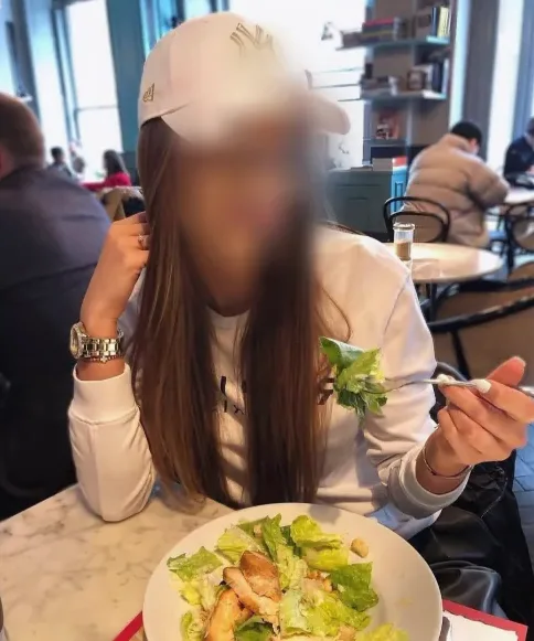 Ayla, 32