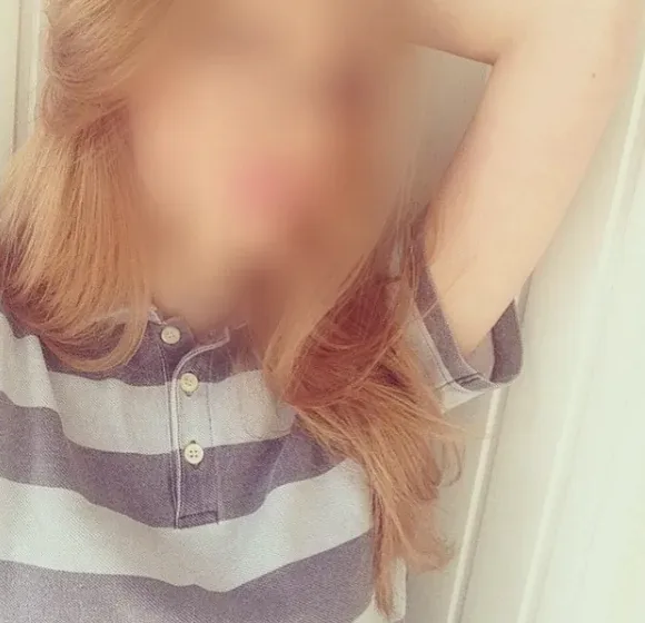Fleur, 27