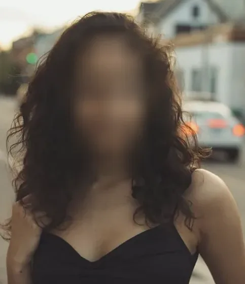 Imane, 27