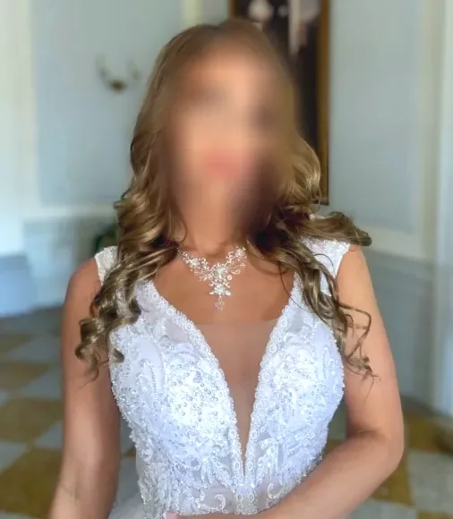 Isabella, 39