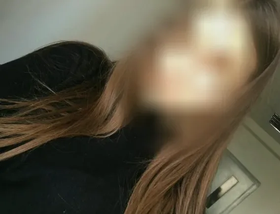 Lauren, 24