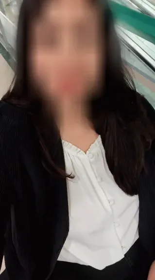 Lois, 39