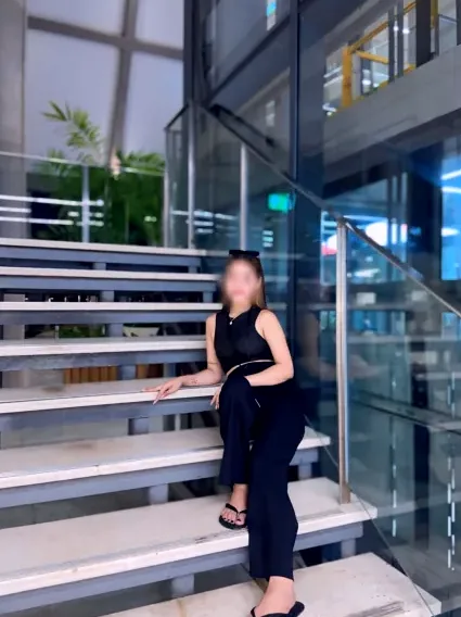 Lynn, 23