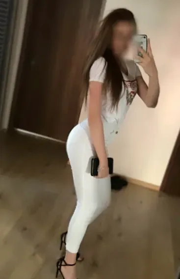 Naomi, 32