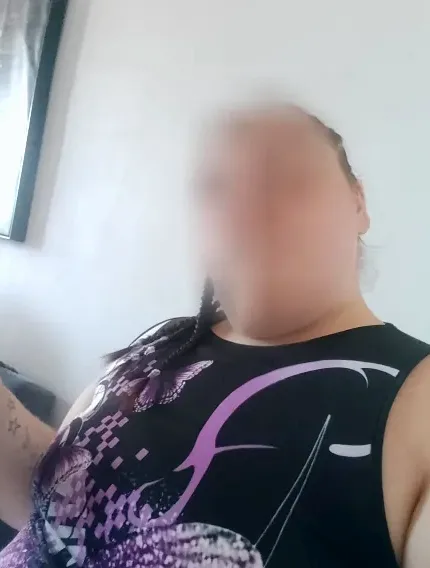Sanne, 33