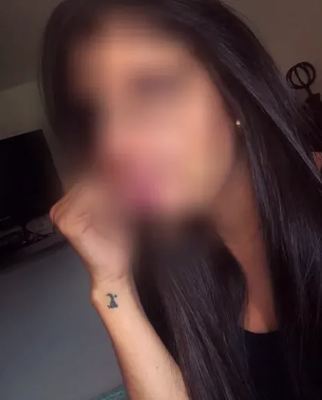 Sophie, 34