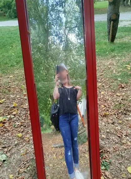 Sophie, 27