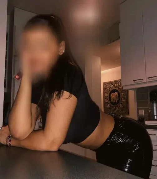 Yara, 32