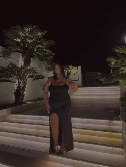 Zoe, 18